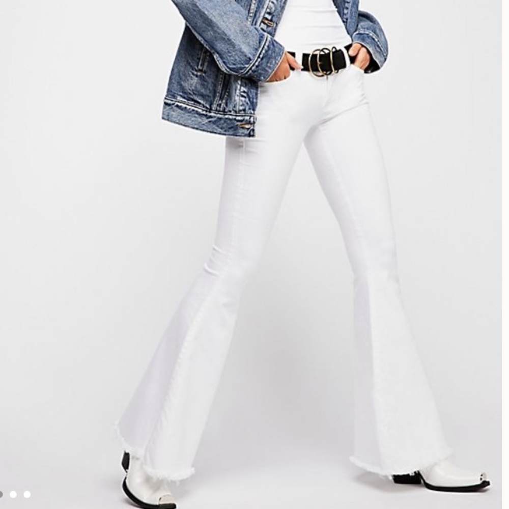 FREE PEOPLE: White Denim Super Flare NWT sz 26